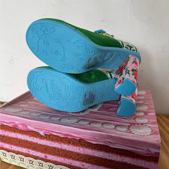 Hot Chocolate Rose Heels - Picture 3 of 7